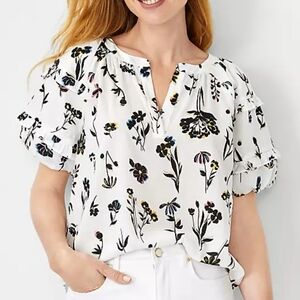 Floral Split Neck Ruffle Sleeve Top